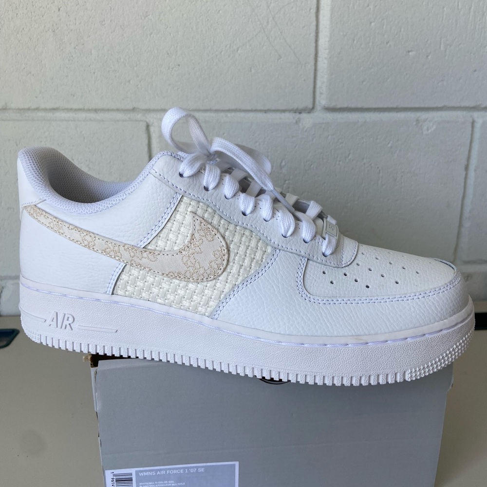 Brand new Nike Air Force 1 07 SE